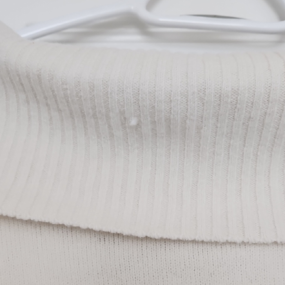 Elegant Cream Off-Shoulder Sweater - Picture 6 of 8